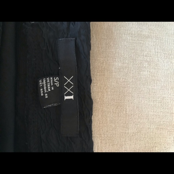 Forever 21 bandage style sequin mini skirt. - Picture 2 of 9